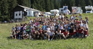 I ragazzi e l'equipe di animatori, seminaristi, sacerdoti e religiose.